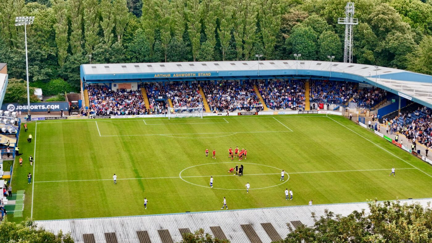Hull hold talks with Nottingham Forest over Dilane Bakwa loan