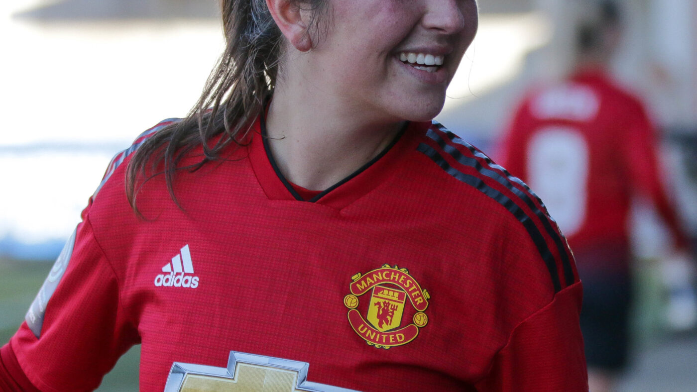Manchester United confirm first professional deals for nine academy players