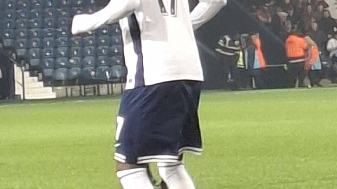 Report claims Bolton complete season-long loan for Samuel Iling-Junior from Aston Villa