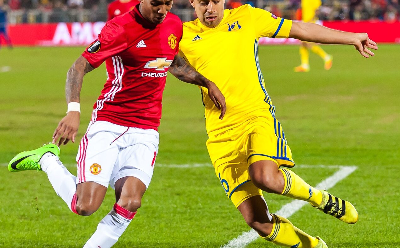 Tynan Thompson handed first Manchester United appearance as Carrick sends him on