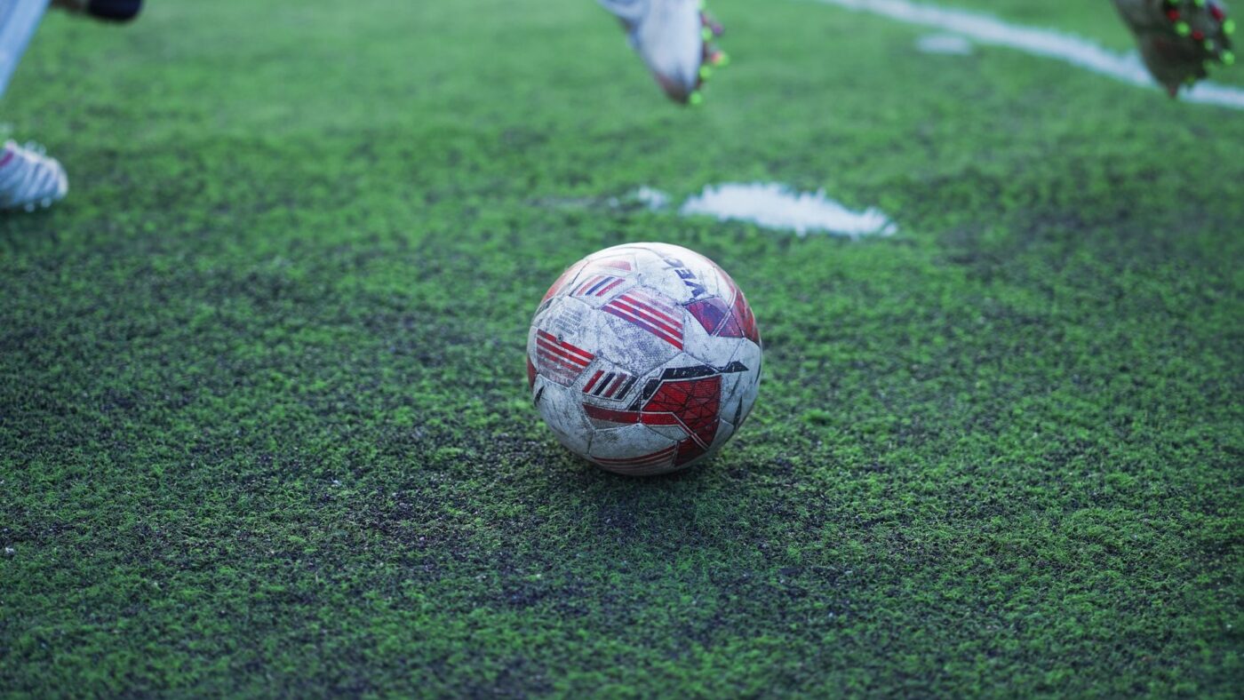 Sunderland agree loan with option for Spurs’ Kevin Danso
