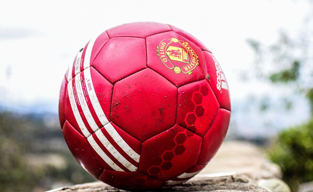 Manchester United face danger below a crowded seeding cut